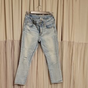 American Eagle Outfitters Light Wash Cropped Jeans